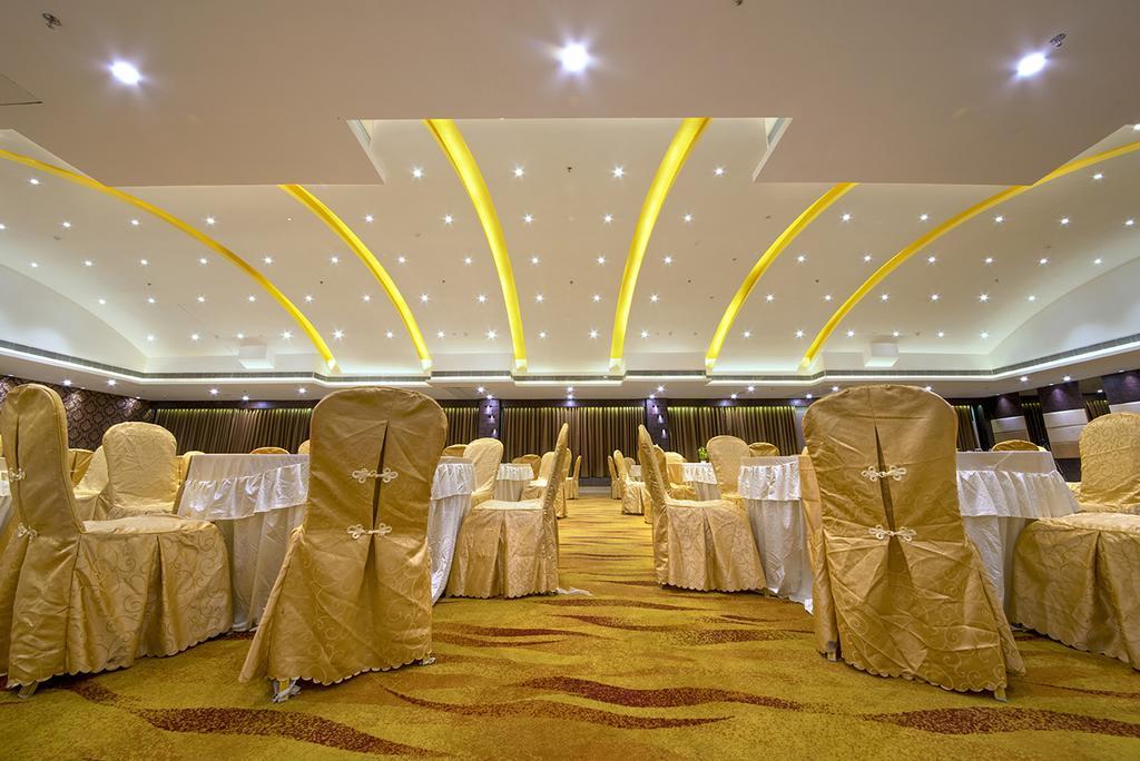 The Fern Residency Kolkata Hotel Екстериор снимка